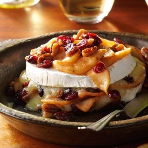 APPLE-PECAN BAKED BRIE
